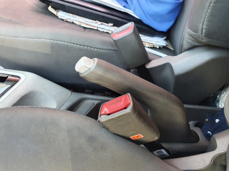 자동차가 의도치 않게 전진할 때 헷갈릴 일 없는 확실한 해결법_1.jpg