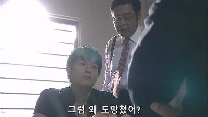 형사 : 너 이새퀴, 예전에도 사람 죽였잖아 ㅎㅎ 너가 범인 맞지?_2.jpg