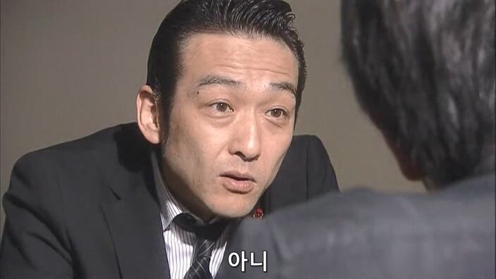 형사 : 너 이새퀴, 예전에도 사람 죽였잖아 ㅎㅎ 너가 범인 맞지?_6.jpg