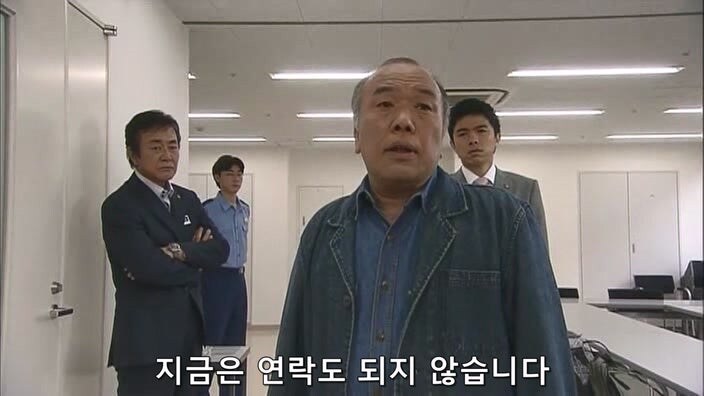 형사 : 너 이새퀴, 예전에도 사람 죽였잖아 ㅎㅎ 너가 범인 맞지?_44.jpg