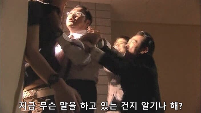 형사 : 너 이새퀴, 예전에도 사람 죽였잖아 ㅎㅎ 너가 범인 맞지?_66.jpg