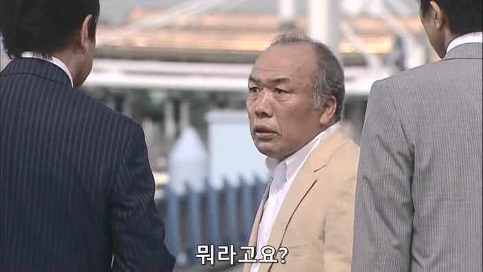 형사 : 너 이새퀴, 예전에도 사람 죽였잖아 ㅎㅎ 너가 범인 맞지?_84.jpg