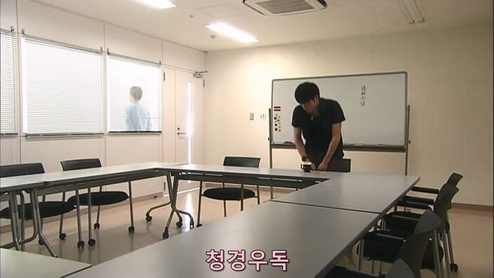 형사 : 너 이새퀴, 예전에도 사람 죽였잖아 ㅎㅎ 너가 범인 맞지?_96.jpg