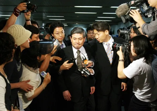 ???: 진짜 몰라서 그러는데 결국 구라인거 왜 봄??_1.webp