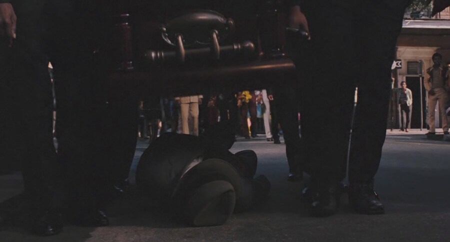 조낸 신박했던 암살 장면_12.jpg