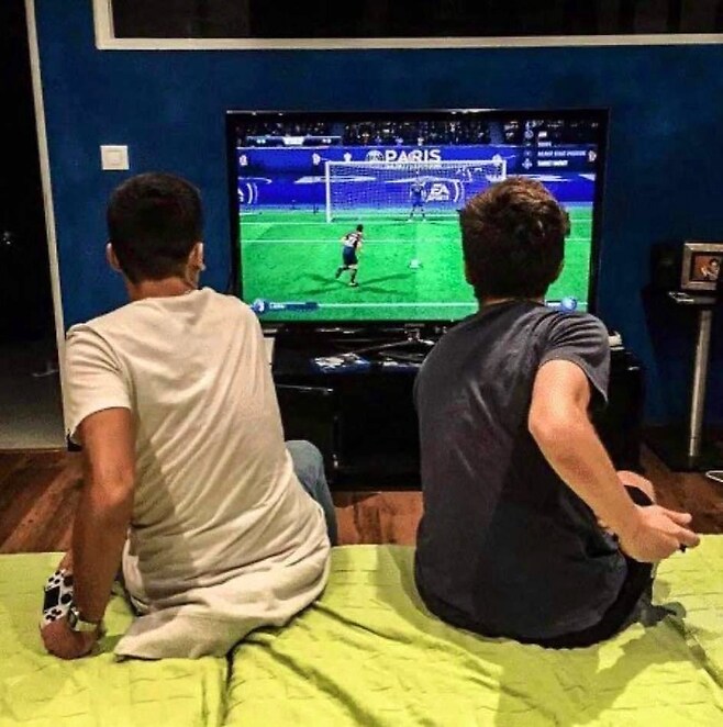 친구가 서로를 믿지 못하는 유일한 순간_1.png