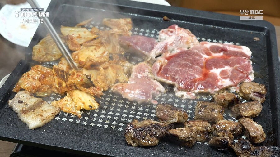 남극의셰프) 이렇게 대원들이 못먹고 사니까 우리 백선생님이 가신 거지_3.jpg