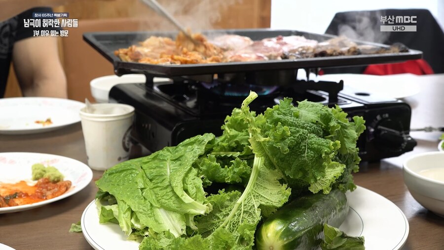 남극의셰프) 이렇게 대원들이 못먹고 사니까 우리 백선생님이 가신 거지_4.jpg