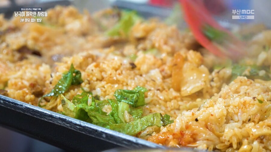 남극의셰프) 이렇게 대원들이 못먹고 사니까 우리 백선생님이 가신 거지_6.jpg