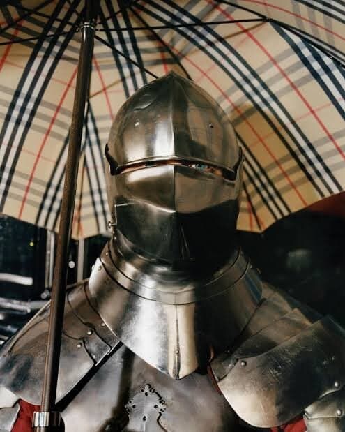 의외로 남자들도 명품모델 좋아할 수 있음_1.jpg