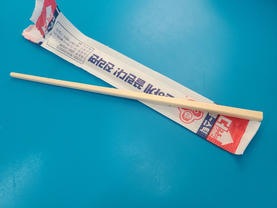 나무젓가락도 불량품 있다. 한짝만 들어있어_1.jpg