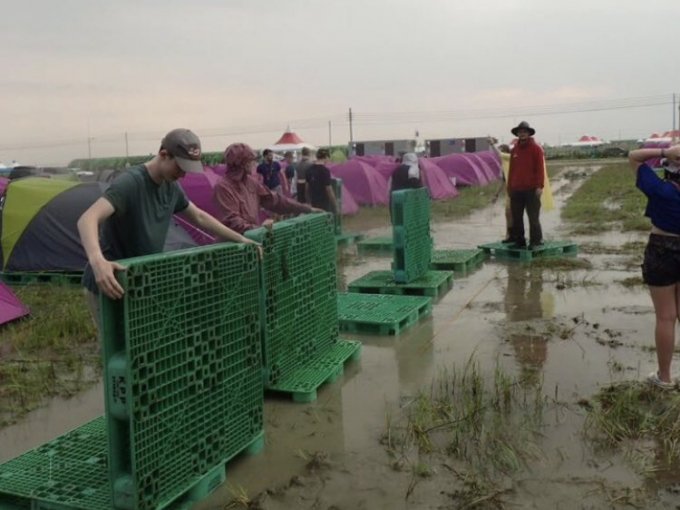 거하게 망한 축제의 대명사들_2.jpg