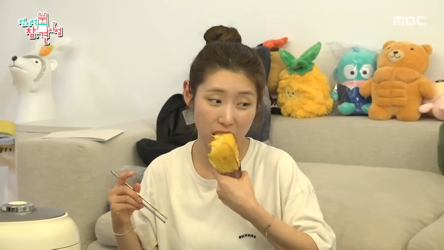 유튜브) 고구마에 김치 먹는 쯔양과 매니저_23.png