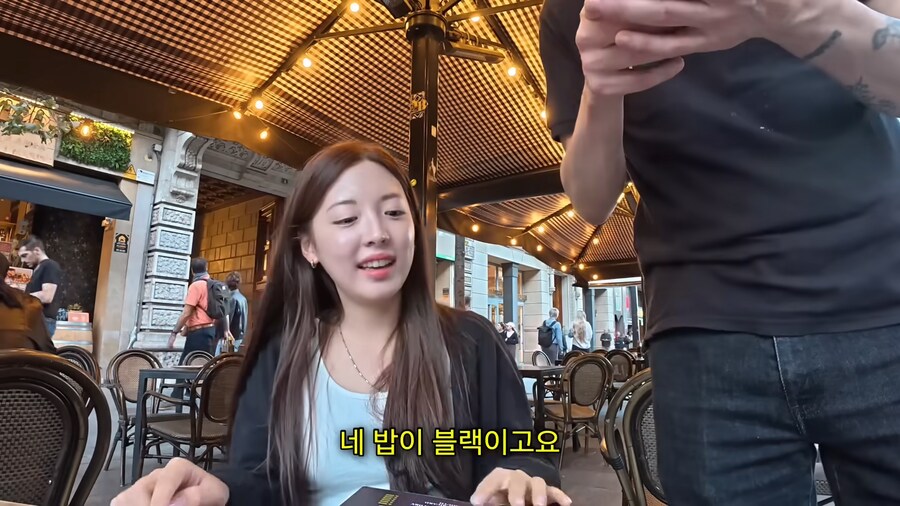 시청자들이 전혀 공감하지 못하는 여행 유튜버.jpg_7.png