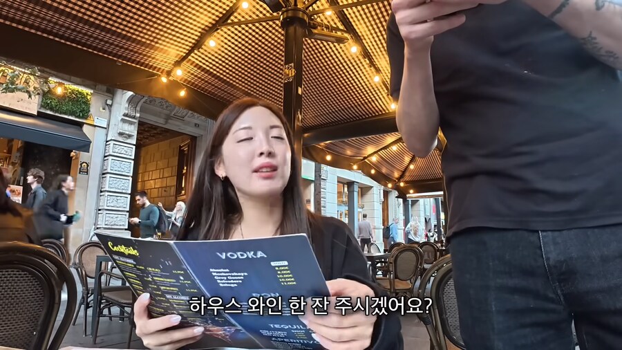 시청자들이 전혀 공감하지 못하는 여행 유튜버.jpg_8.png