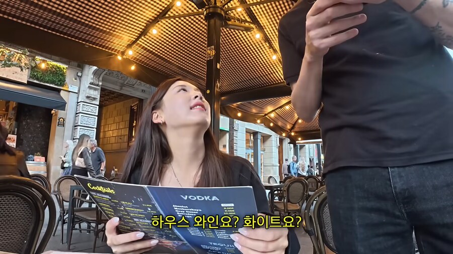 시청자들이 전혀 공감하지 못하는 여행 유튜버.jpg_9.png