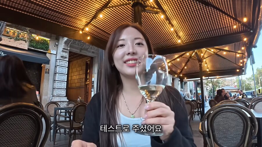 시청자들이 전혀 공감하지 못하는 여행 유튜버.jpg_30.png