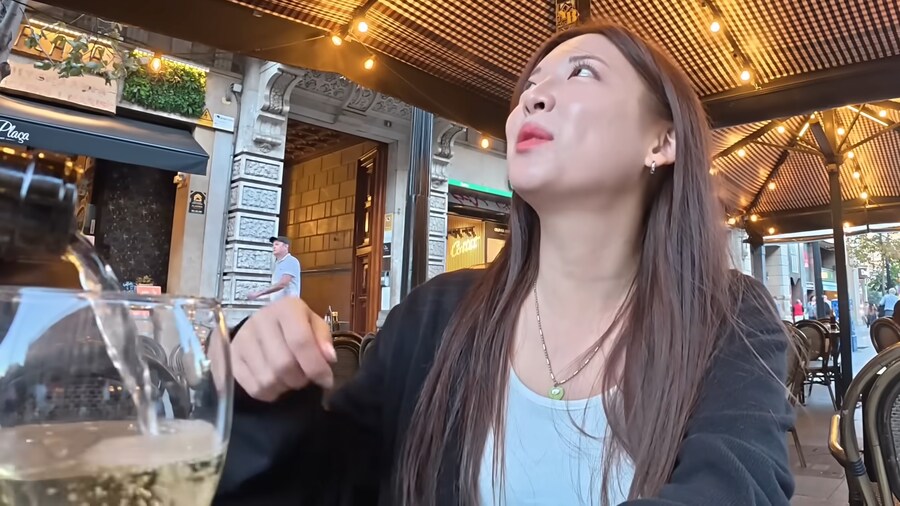 시청자들이 전혀 공감하지 못하는 여행 유튜버.jpg_34.png