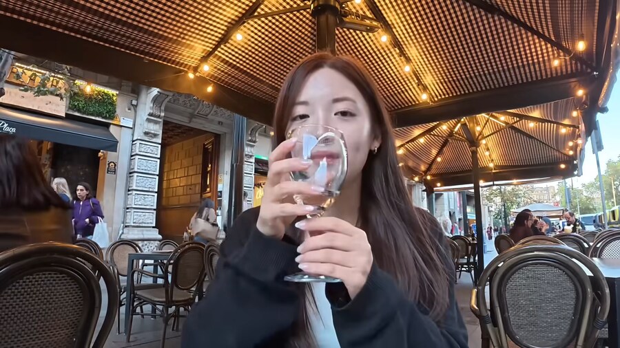 시청자들이 전혀 공감하지 못하는 여행 유튜버.jpg_31.png