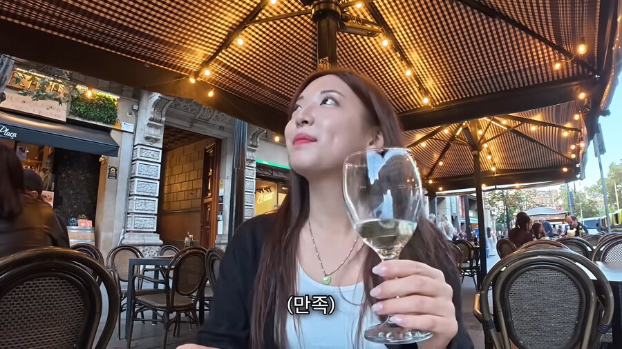 시청자들이 전혀 공감하지 못하는 여행 유튜버.jpg_32.png