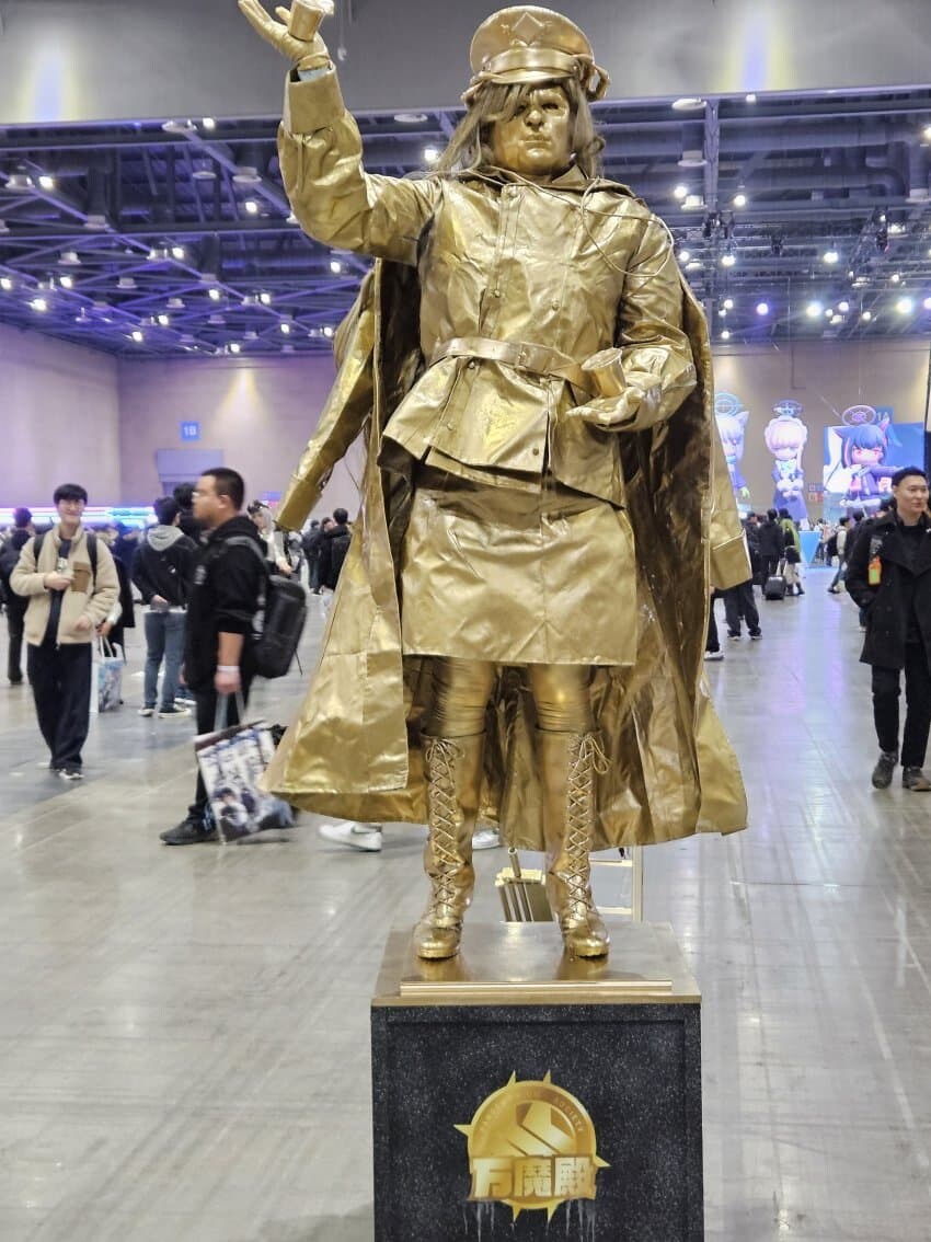 압도적인 몰루 코스프레_1.png