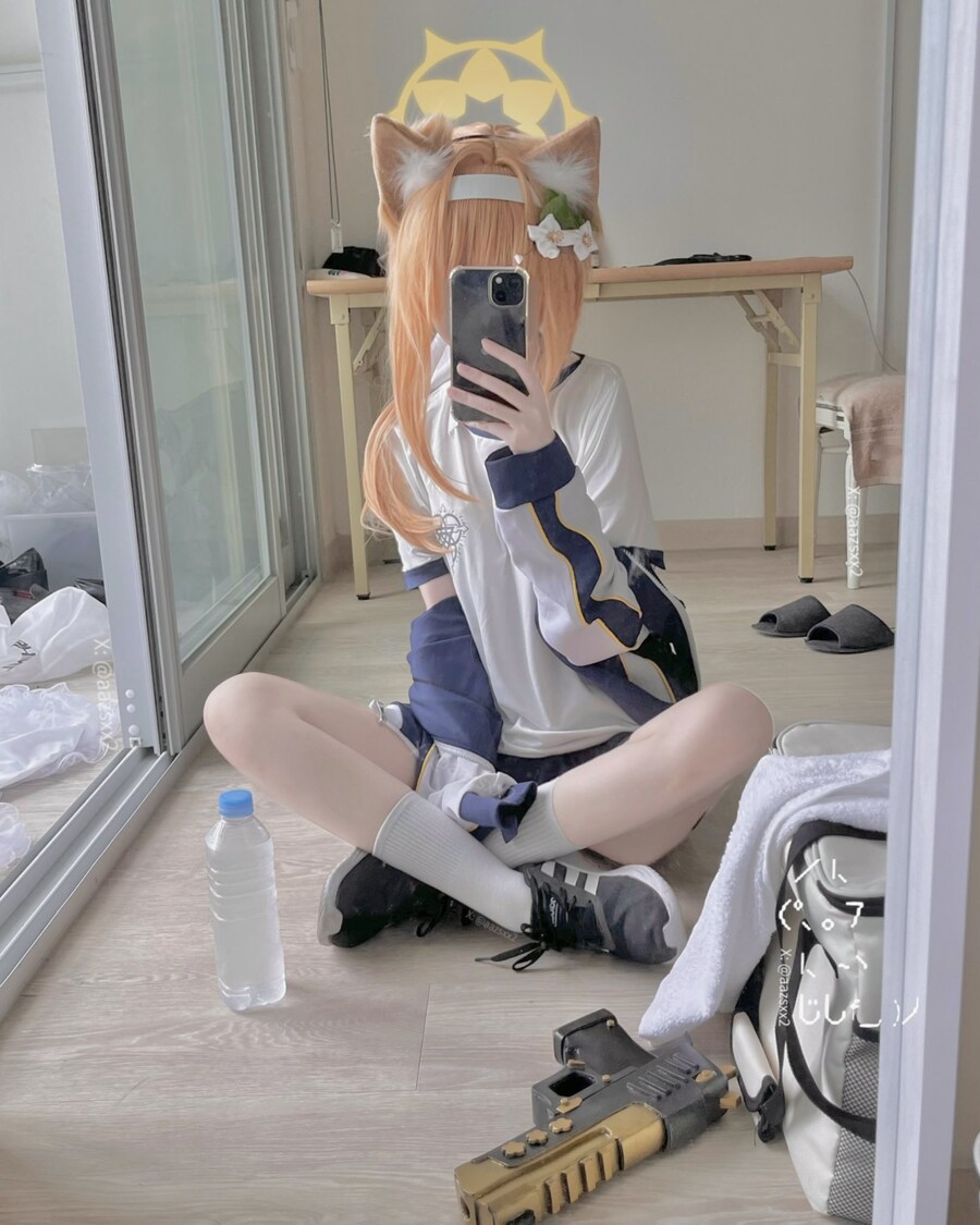 살짝 슬랜더인 코스프레녀_4.jpg