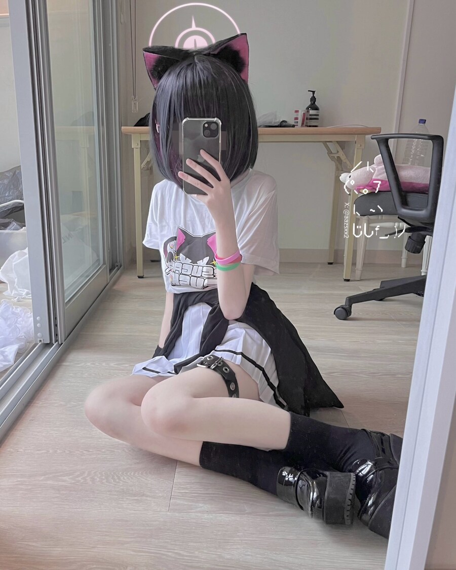 살짝 슬랜더인 코스프레녀_6.jpg