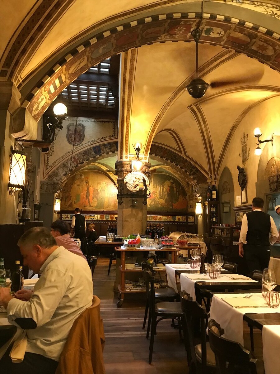 이탈리아에서 가장 오래된 스테이크 전문점_8.jpg