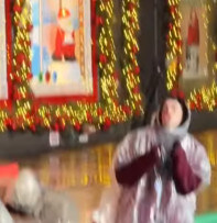 케데헌)비오는데도 추수감사제 리허설 준비하던 헌트릭스_8.jpg