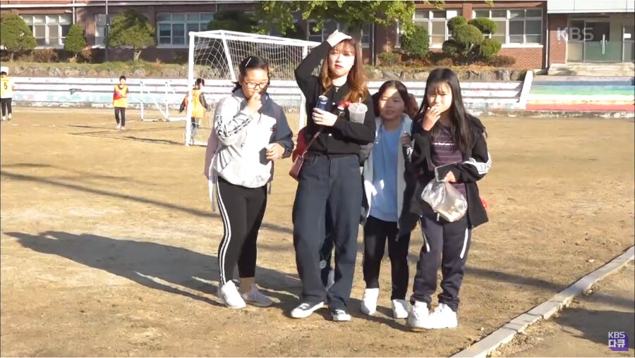 초등학교 2학년이 남들보다 커보이는 이유.jpg_1.png