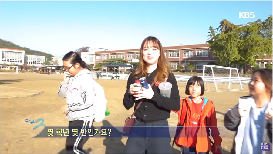 초등학교 2학년이 남들보다 커보이는 이유.jpg_2.png