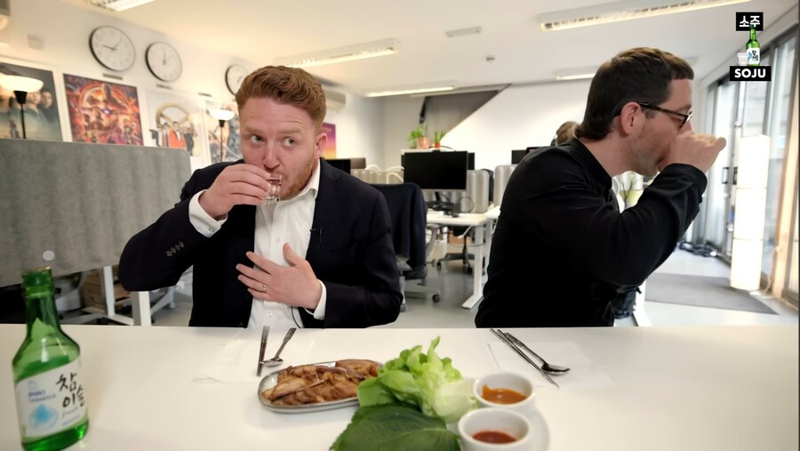 소주를 마시는 영국인들_3.jpg