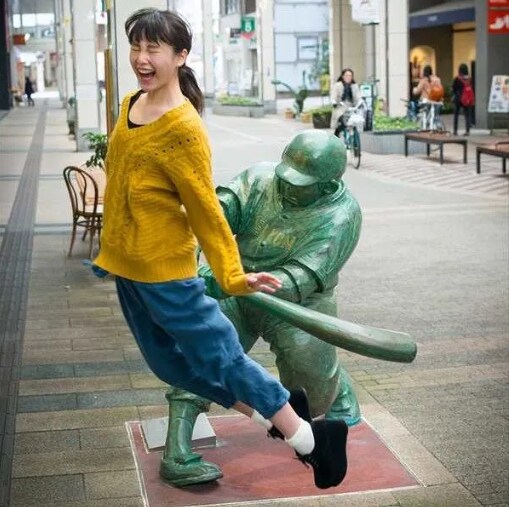 일본 니이가타 시의 명물 동상_5.png