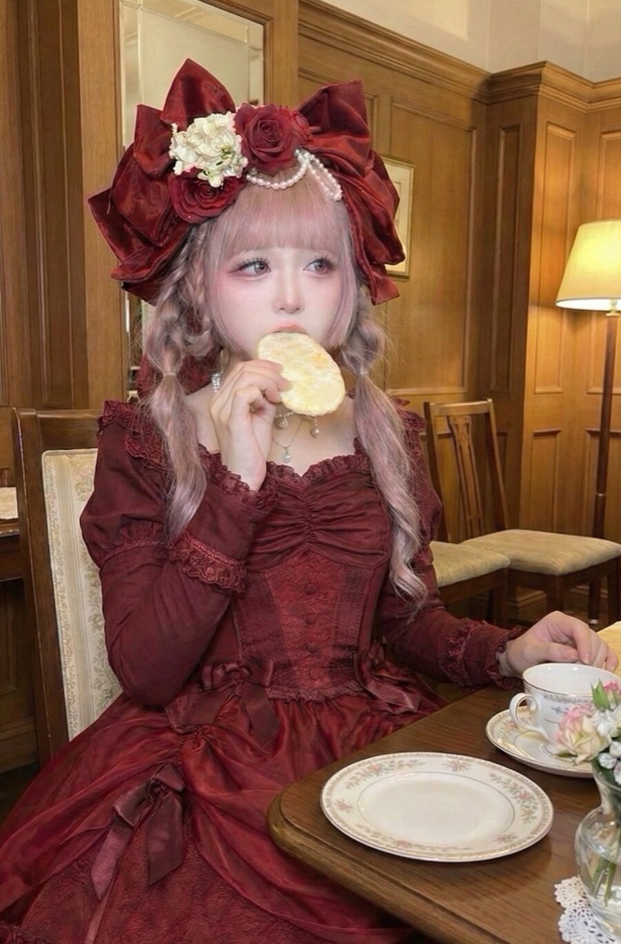 고스로리 룩이 잘 어울리는, 고스로리 취미가 있는..._1.jpg