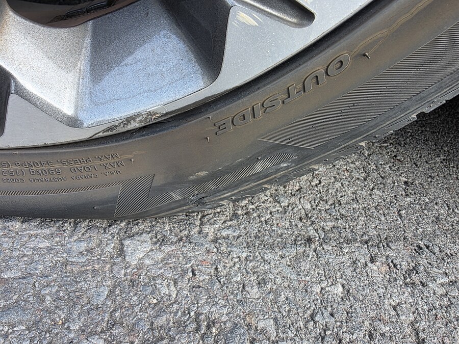 아 돌밟았어._2.jpg