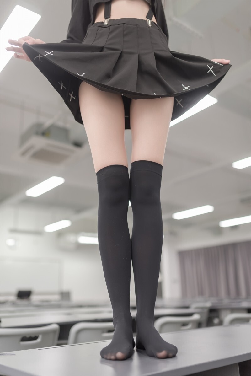 호불호 갈린다는 치마 길이 jpg_1.jpeg