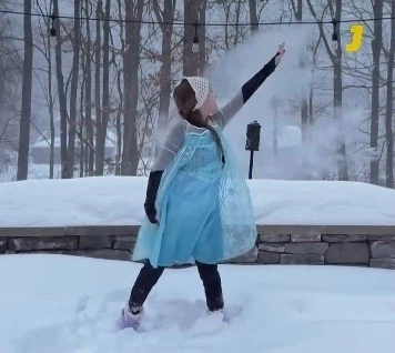 딸이 엘사가 되고 싶다 할 때_2.webp