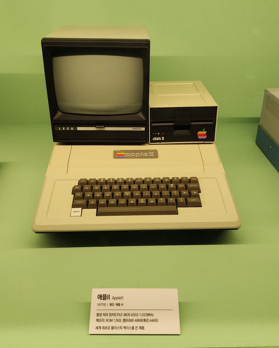 이제는 박물관에 전시된 옛날 컴퓨터들_2.webp