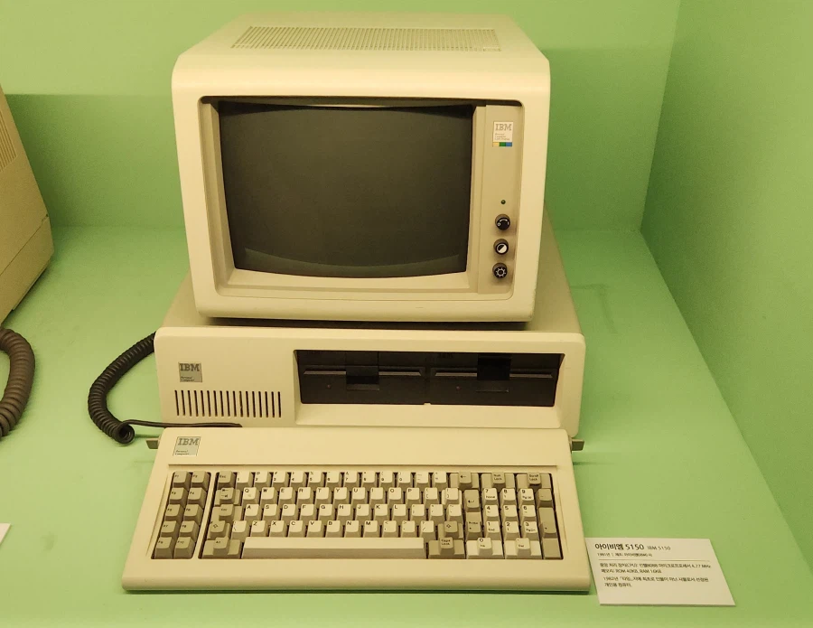 이제는 박물관에 전시된 옛날 컴퓨터들_6.webp