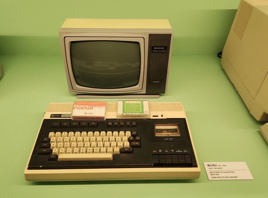 이제는 박물관에 전시된 옛날 컴퓨터들_8.webp
