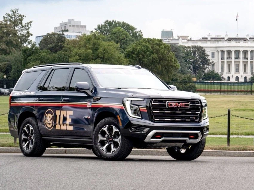 이시각 연방대법원으로 향하는 어떤 차량_2.webp