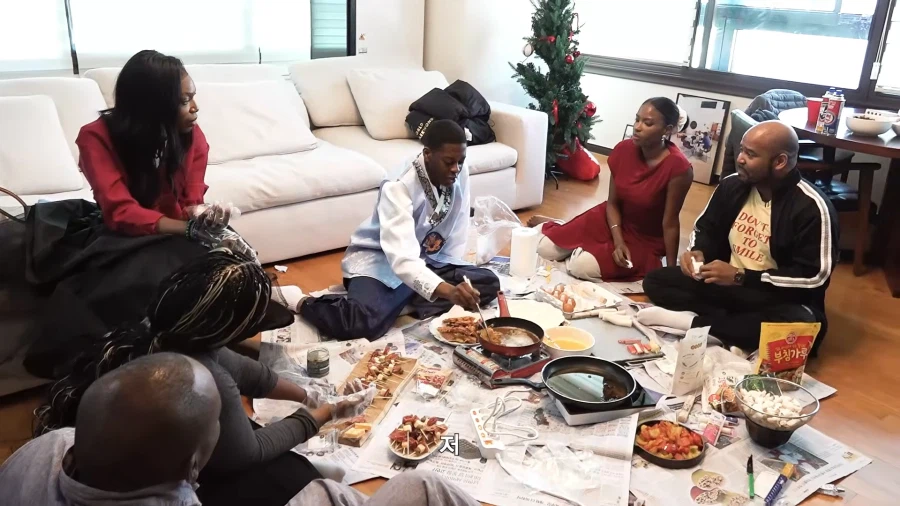 흑인 동생 귀여워 해주다가 급정색하는 형,누나들_11.webp