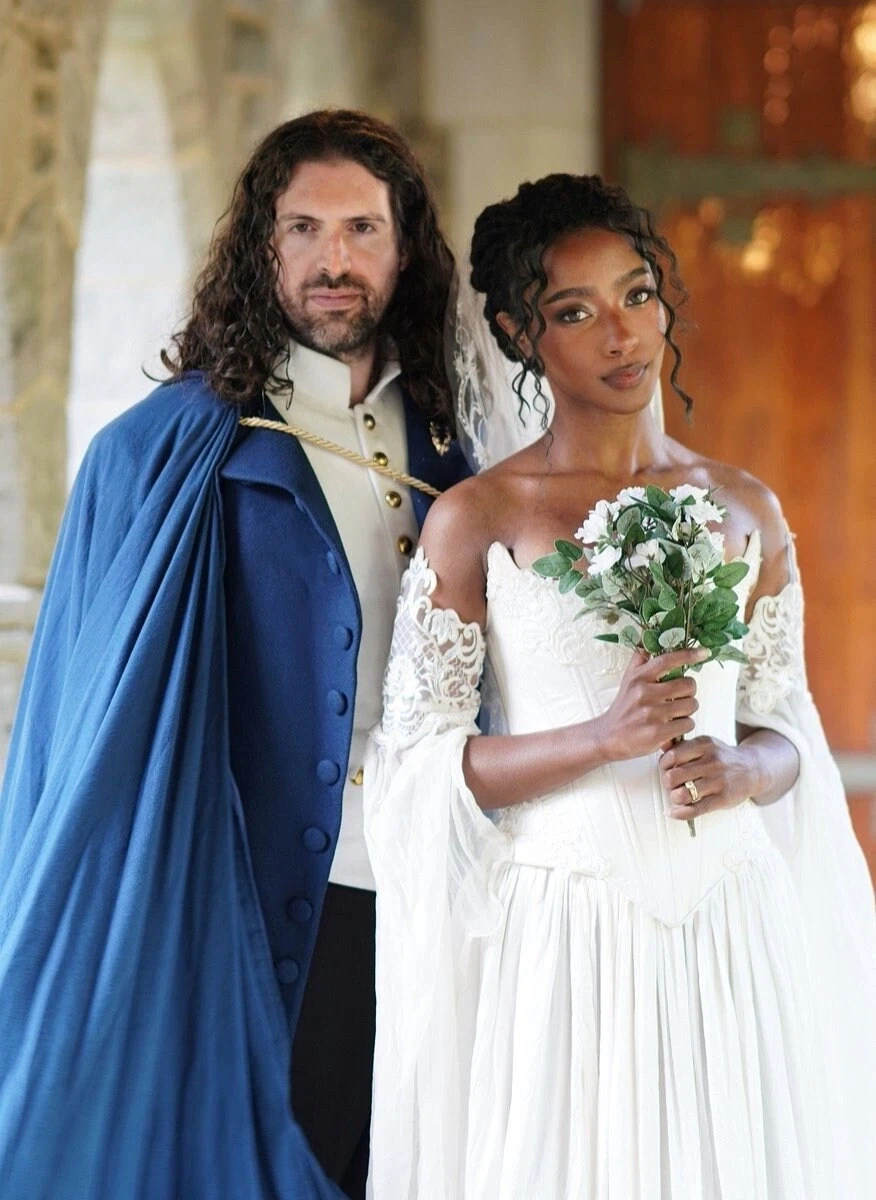 인생 사진 찍은 신랑과 신부_1.webp