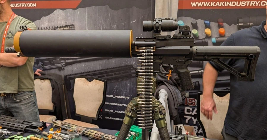 끔찍한 AR 15 마개조_2.webp
