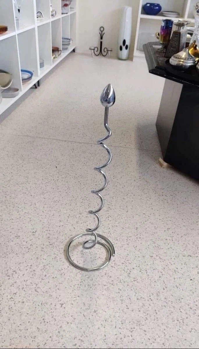 정체를 알 수 없다는 물건.jpg_1.webp