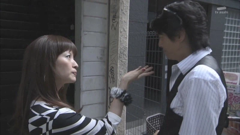 주인공에게 호감이 있는 집주인 캐릭터_6.webp