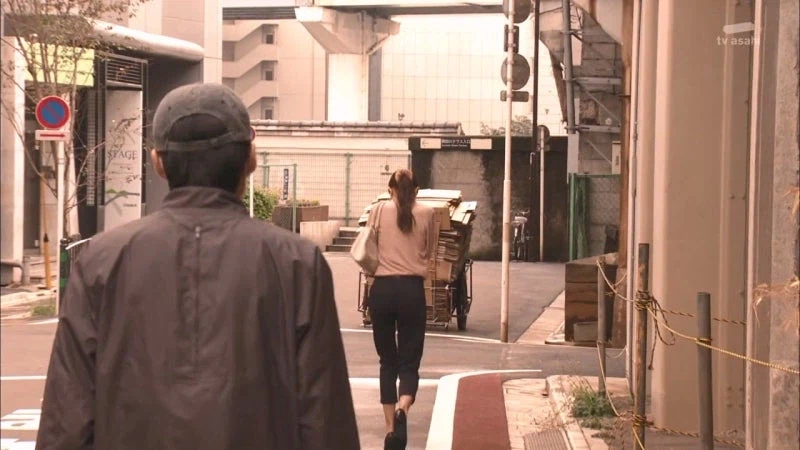 주인공에게 호감이 있는 집주인 캐릭터_12.webp