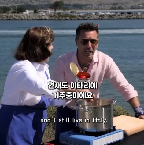 할머니 상대로 지적질 하는 이탈리아 요리사_10.webp