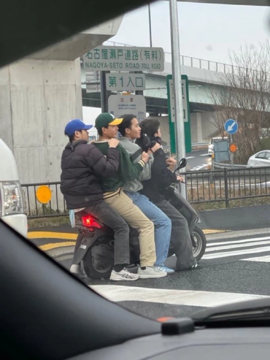 오토바이 강.간마들_1.webp