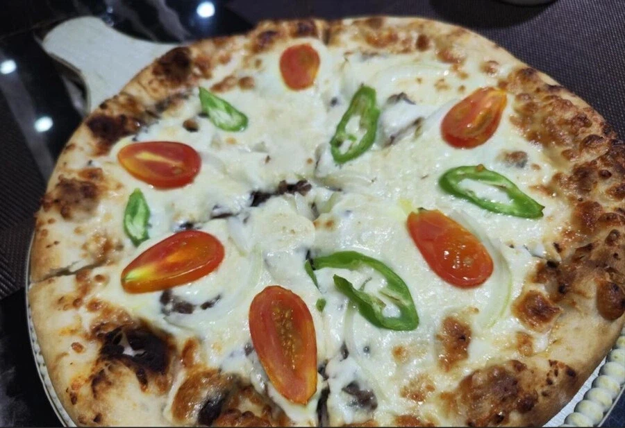 북한에 사는 중국인 유학생이 찍었다는 북한의 야시장과 식당의 사진_16.webp